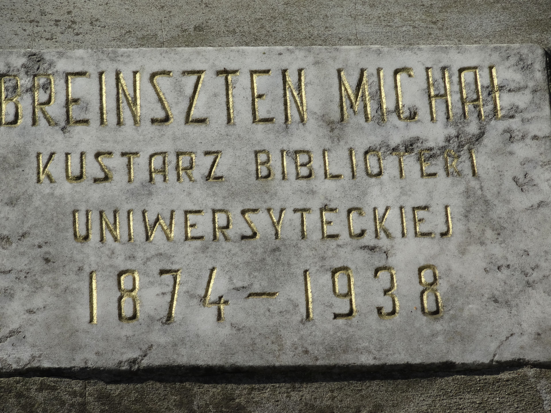 Nagrobek M. Brejsztejna na Cmentarzu Bernardyńskim (widoczne błędy pisowni)